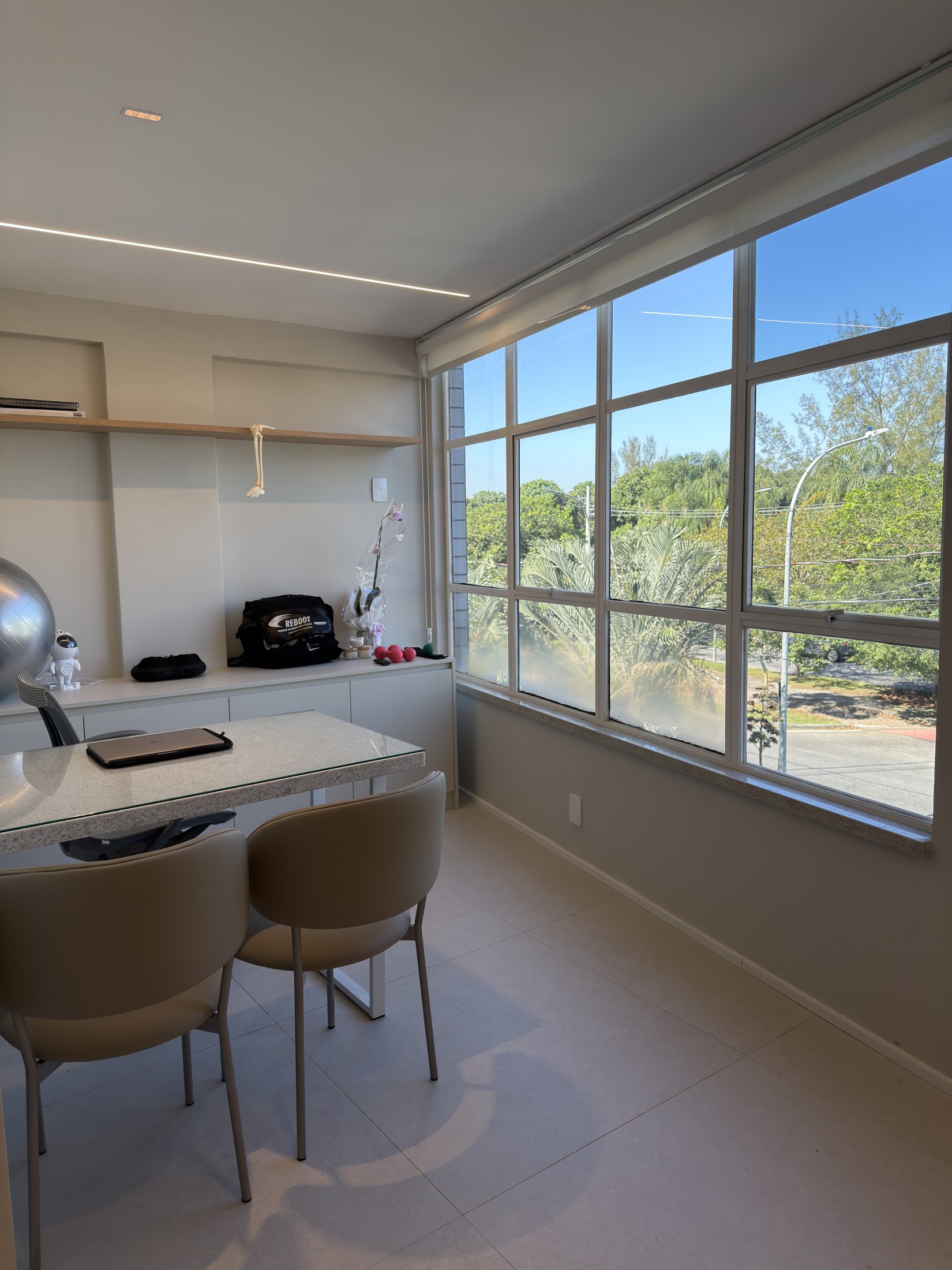 Consultório com vista para o Recreio
